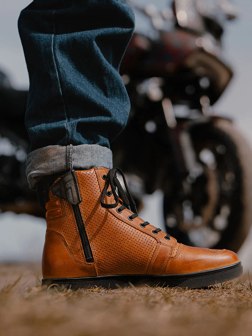Apex Aero Perforated Motorcycle Shoes - Waxed Brown - Image 4